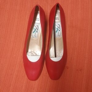 Ros Hommerson Women's Red Pumps
